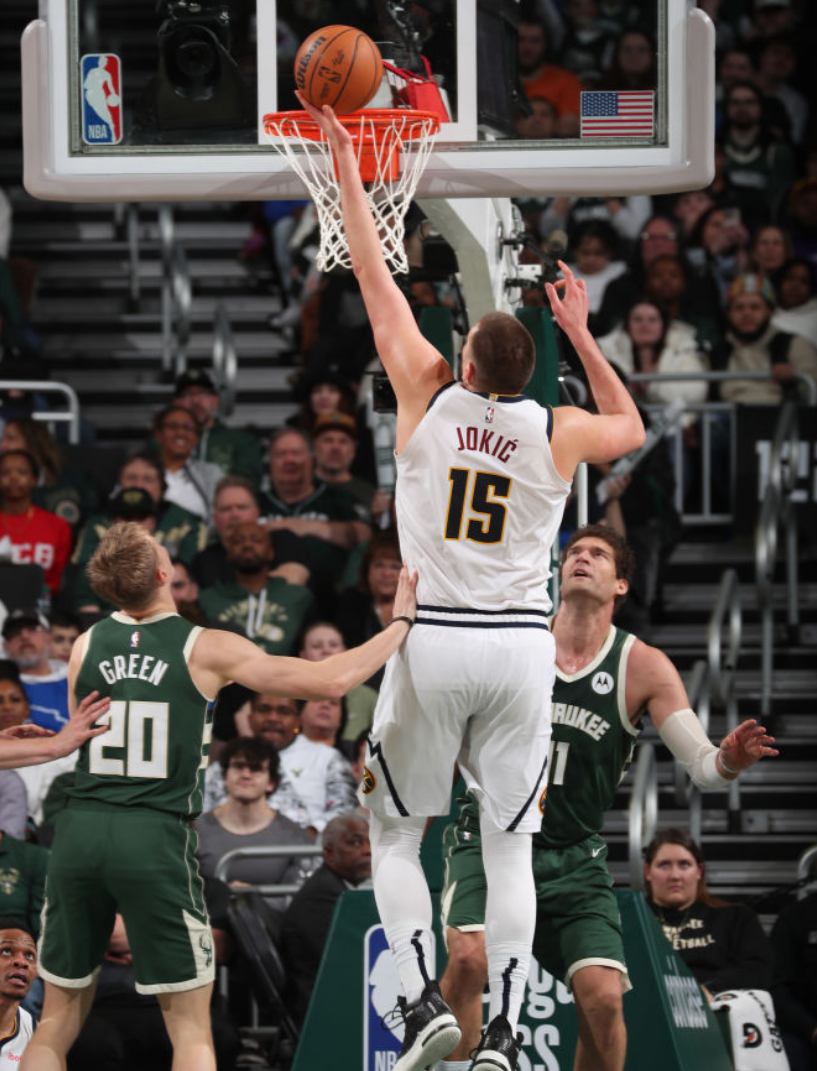 开云平台-包含雄鹿轻取热火，福克斯关键制胜的词条