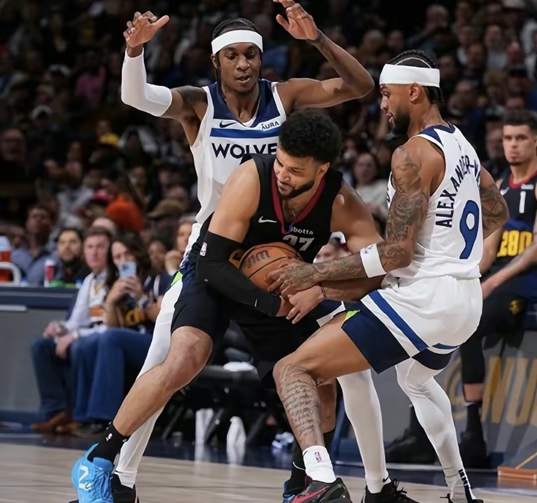 掘金完胜福建队，戈贝尔高光表现