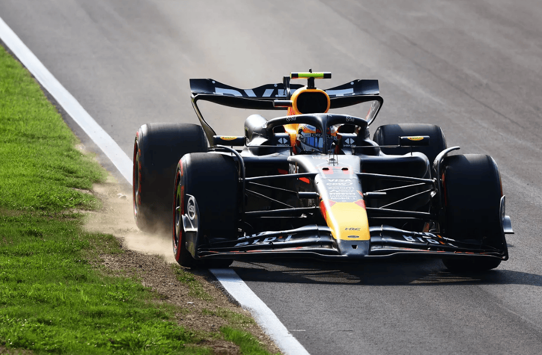 迈凯伦碾压红牛二队，佩雷兹惊艳四座